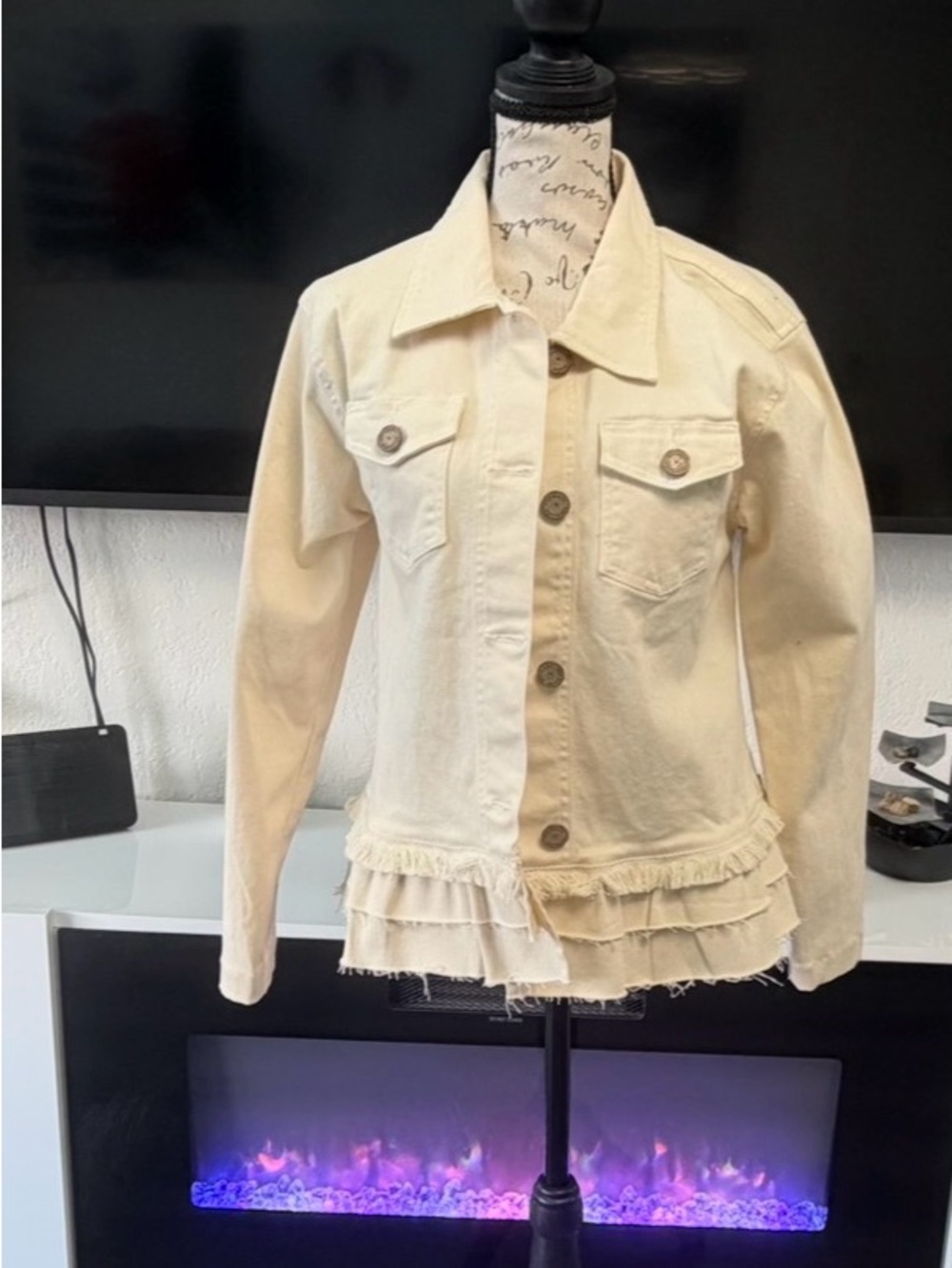 DENIM TopMark Cream Ruffle Hem Fringe Denim Jacket - Size L - Picture 2 of 15